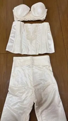 【美品】FOUR SIS & CO.ブライダルインナー セット