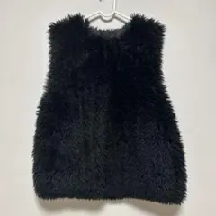 ファーベスト　黒　ノースリーブジャケット