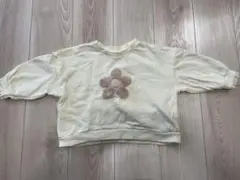 花刺繍付きクリーム色トレーナー