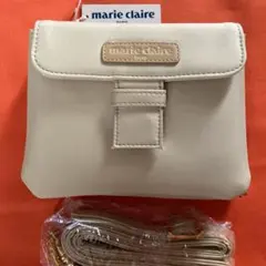 【新品】マリークレール　marieclaire ポシェット式折り財布のサムネイル