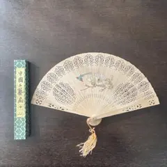 お値下げ 扇子 折扇 扇子入れ付き 中国 伝統 水墨画 山水画 漢詩 刻印