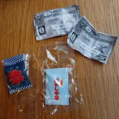 ガチャガチャ　ぱたぱためじるしアクセサリー　夏　氷　冷やし中華　レトロ