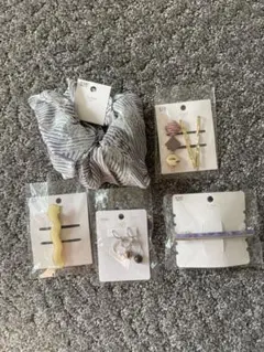 ヘアアクセサリーセット ストライプシュシュ・クリップ・ピン