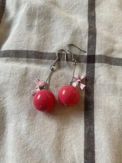【アクセサリー】リボンボールピアス