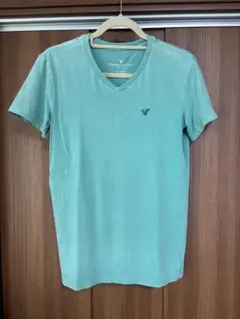 アメリカンイーグル　VネックTシャツ