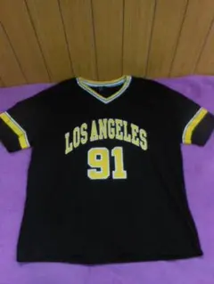 値下げ◆LOS ANGELS　黒x黄　V首シャツ身幅59cm着丈68cm◆未使用