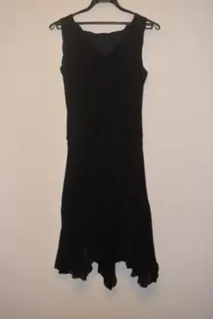 MICHEL KLEIN ノースリーブ黒ドレス フレアシルエット 38のサムネイル