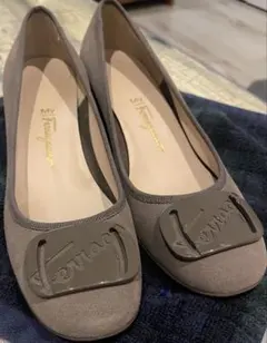 Ferragamo グレー スエード