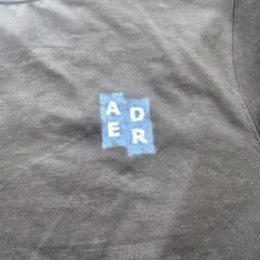 ADER ERROR ロゴTシャツ ブラックのサムネイル