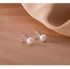 ハート✨ ピアス パール シルバー 小ぶり シンプル 韓国 キラキラ 清楚 上品