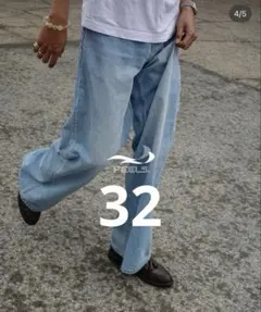 パンツ FEELS. WIDE STRAIGHT DENIM ICE BLUE 32 FEELS. WIDE STRAIGHT DENIM ICE BLUE 32 - メルカリ