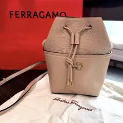 Ferragamo ガンチーニ　ミニバケット　ショルダーバッグ
