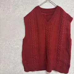 ニットベスト M-L 赤 ケーブル編み Vネック カジュアル セーター