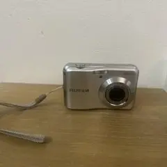 FUJIFILM FinePixAV140コンパクトデジタルカメラ単三電池モデル - メルカリ