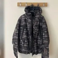 スノーボードウエア　一回のみの使用　Mサイズ　着丈67身幅50 スノボおまけ付き