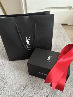 Yves Saint Laurent ショップ袋と箱