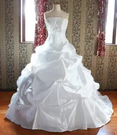 155未使用美品タカミ小さいサイズ高級ウエディングドレス6号XS~Sサイズ