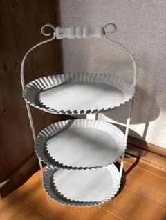 salut! ブリキ3段トレー シャビーアンティーク加工