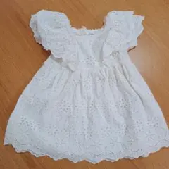 zara レースワンピース白9-12m　80　刺繍　花柄