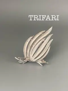 lotuscloud 2602⭐️TRIFARI トリファリヴィンテージブローチ