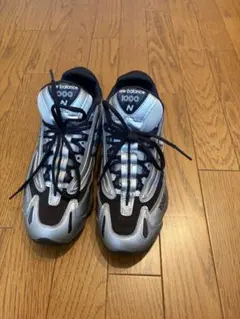 New Balance 1000 シルバー/ブラック スニーカー
