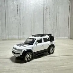 1/64ランドローバー ディフェンダー 合金ミニカー カスタム 白 - メルカリ