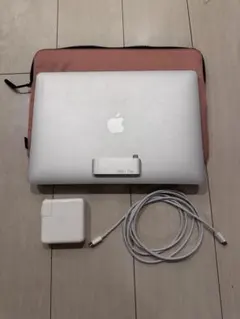美品MacBook Pro 13インチ M1チップ 2022 8GB/256GB