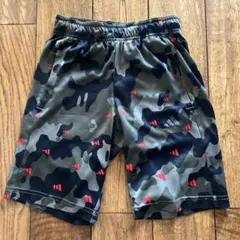 アディダスadidas★カモフラ柄ショートパンツ130