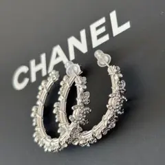 シャネル　ピアス　ロゴ　フープ　シルバー
