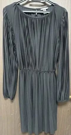 H&M 黒 プリーツ ワンピース Sサイズ