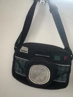 familiar ファミリア　ショルダーバッグ　カメラ ポシェットのサムネイル