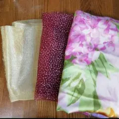 ドレス生地のハギレ　お人形のドレスやラッピングなどに