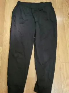 GU 黒 ジョガーパンツ ゴムウエスト ジーユー