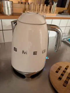 2026年最新】smeg 電気ケトルの人気アイテム - メルカリ