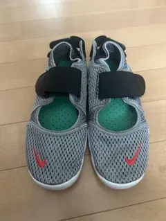 Nike キッズシューズ グレー メッシュ
