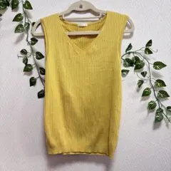 GU イエロー Mサイズ Vネック ノースリーブセーター