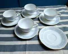 Noritake ティーカップ&ソーサー 4客+ソーサー1枚