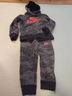 Nike 迷彩パーカーとパンツ セットアップ 100cm