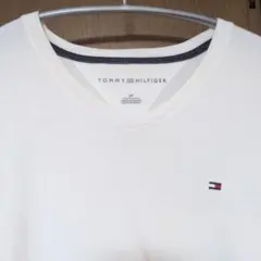 TOMMY HILFIGER ホワイト Vネック Tシャツ