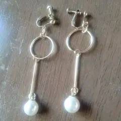 ゴールドトーン パール フープイヤリング