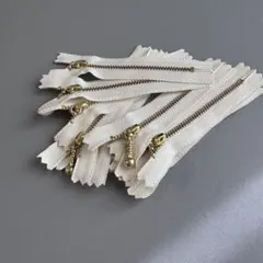 Item thumbnail for item eb169ff2-e422-4fa5-a11f-22d1409269a8