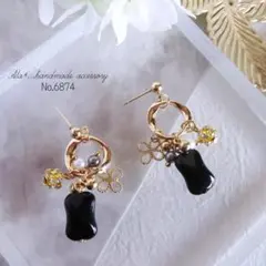 No.6874　❤︎ブラック×ゴールド　ガラスチャーム　ピアス/イヤリング