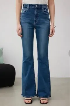 AZUL BY MOUSSY フレアデニムパンツのサムネイル