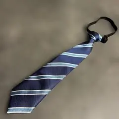 ネイビーと水色のストライプネクタイ