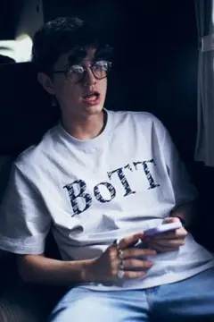 Reebok BoTTロゴ グレーTシャツ