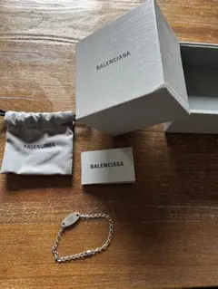 美品/付属品付】BALENCIAGA ロゴ プレート コード ブレスレット - メルカリ