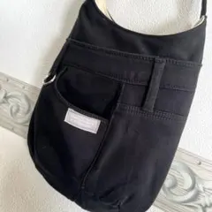 デニムリメイクのラウンド型ショルダーバッグ　サコッシュ　ハンドメイド