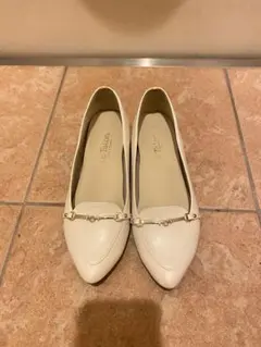 Le Talon ホワイト フラットパンプス