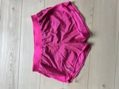 Under Armour ピンク ショートパンツ