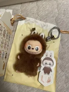 PIN FOR LOVE POP MART イニシャルＬ